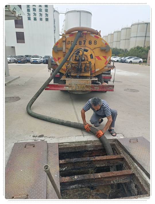 礼纪镇隔油池清掏