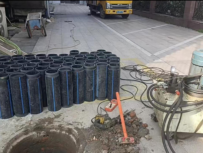 礼纪镇PE置换管厂家 DN315置换管 非开挖管短管置换